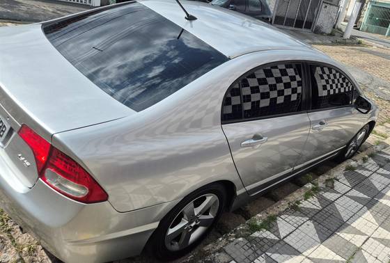 HONDA CIVIC 1.8 LXS 16V GASOLINA 4P AUTOMÁTICO